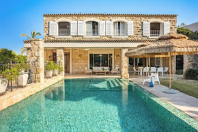 The Stone age Palace by Sea N Rent